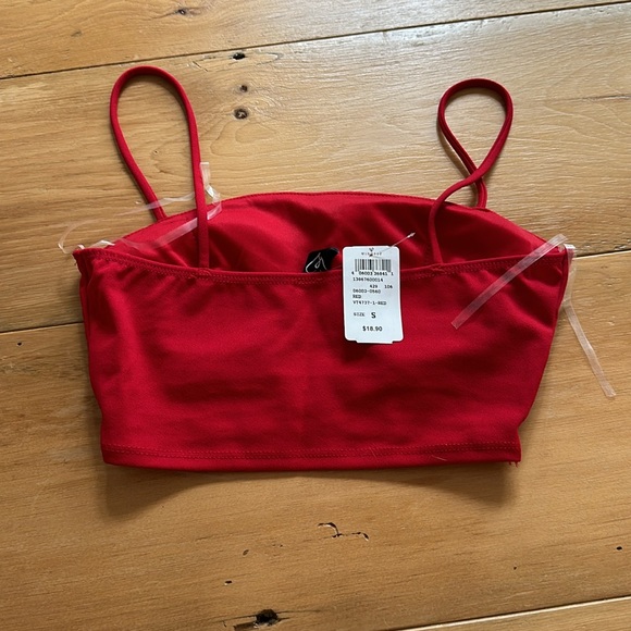 Red crop top never worn - Picture 2 of 2